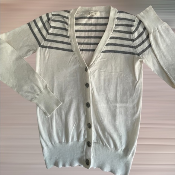 Forever 21 Cream and Gray Striped Cardigan - Picture 3 of 11